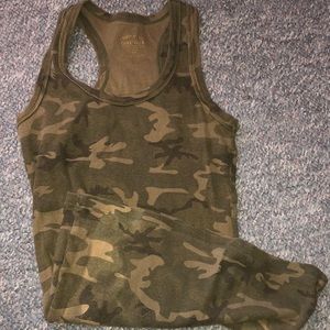 Garage camo tank